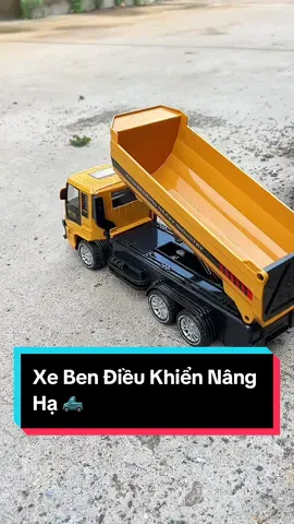 Xe ben điều khiển từ xa, nâng hạ thùng ben, tiến lùi sang trái phải, có đèn pha, xe dùng pin sạc bằng cáp USB được tặng kèm 🚛🚚🛻 #dochoi #dochoichobe #xuhuong #viral #xedieukhientuxa 