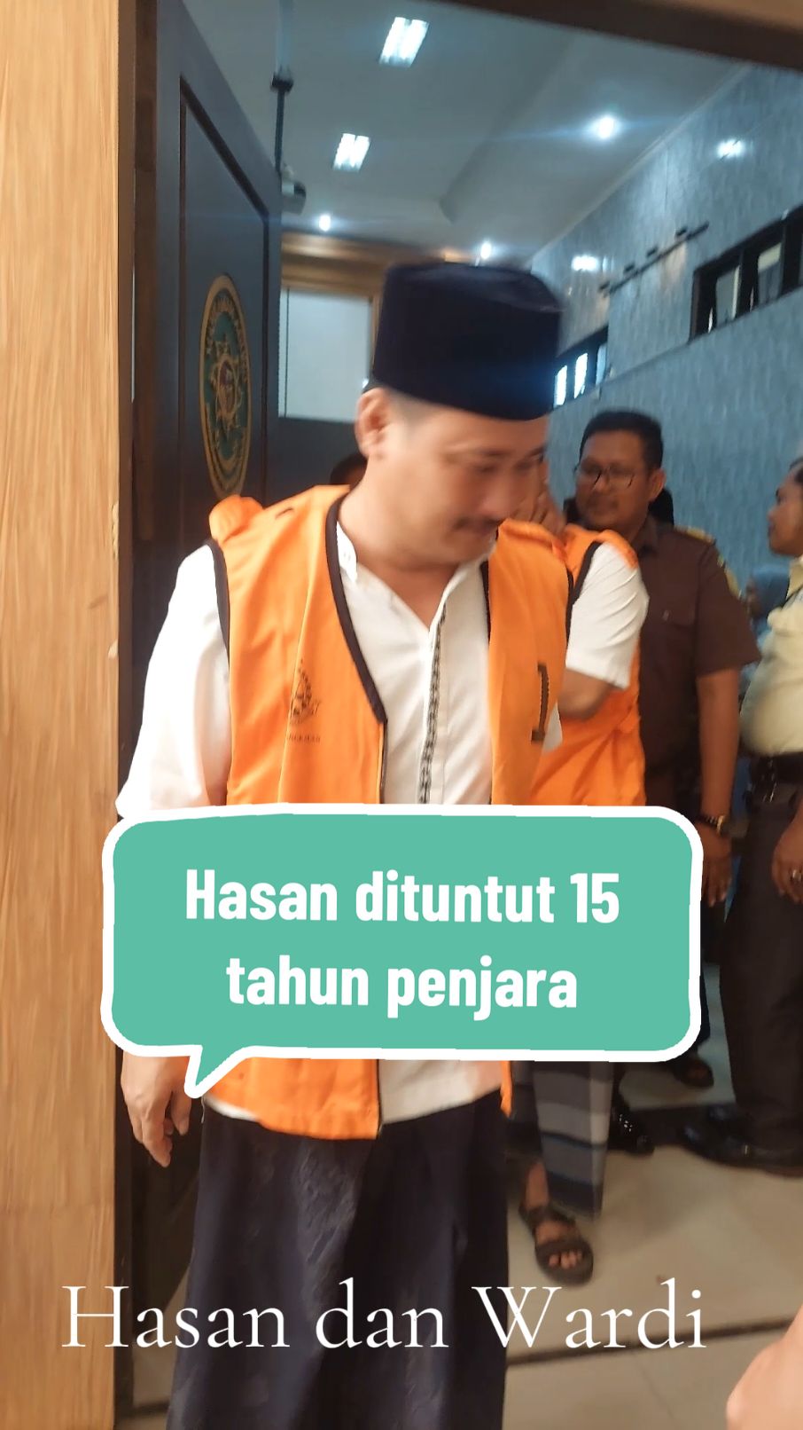 Terdakwa Hasan dituntut 15 tahun penjara, sementara Wardi 14 tahun penjara. #bangkalan #madura #pengadilan #polisi #polisi #mattanjar #wardi #hasan 