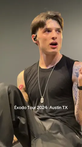 Peso pluma glowing different 😮‍💨 @Peso Pluma #pesoplumaoficial #exodo #exodotour #pesoplumafans #doblep #austintx #moodycenter 