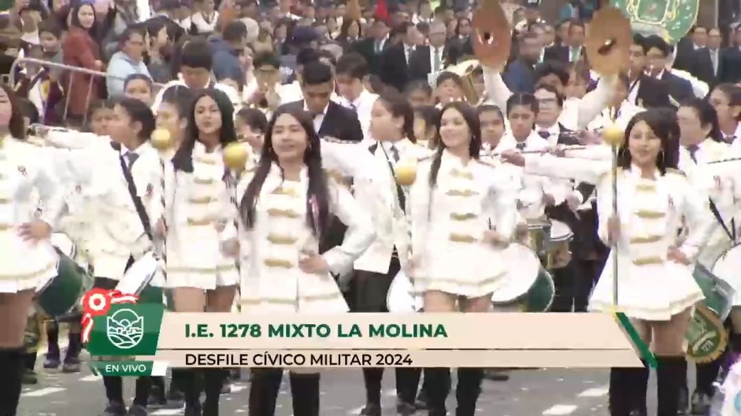 ¿Le salió competencia a la Chicas del Edelmira del Pando? Presentación de la Banda del  Colegio Mixto de La Molina. #desfileescolar #lamolina #Ate #ceresmedio #mayorazgo #huaycan 