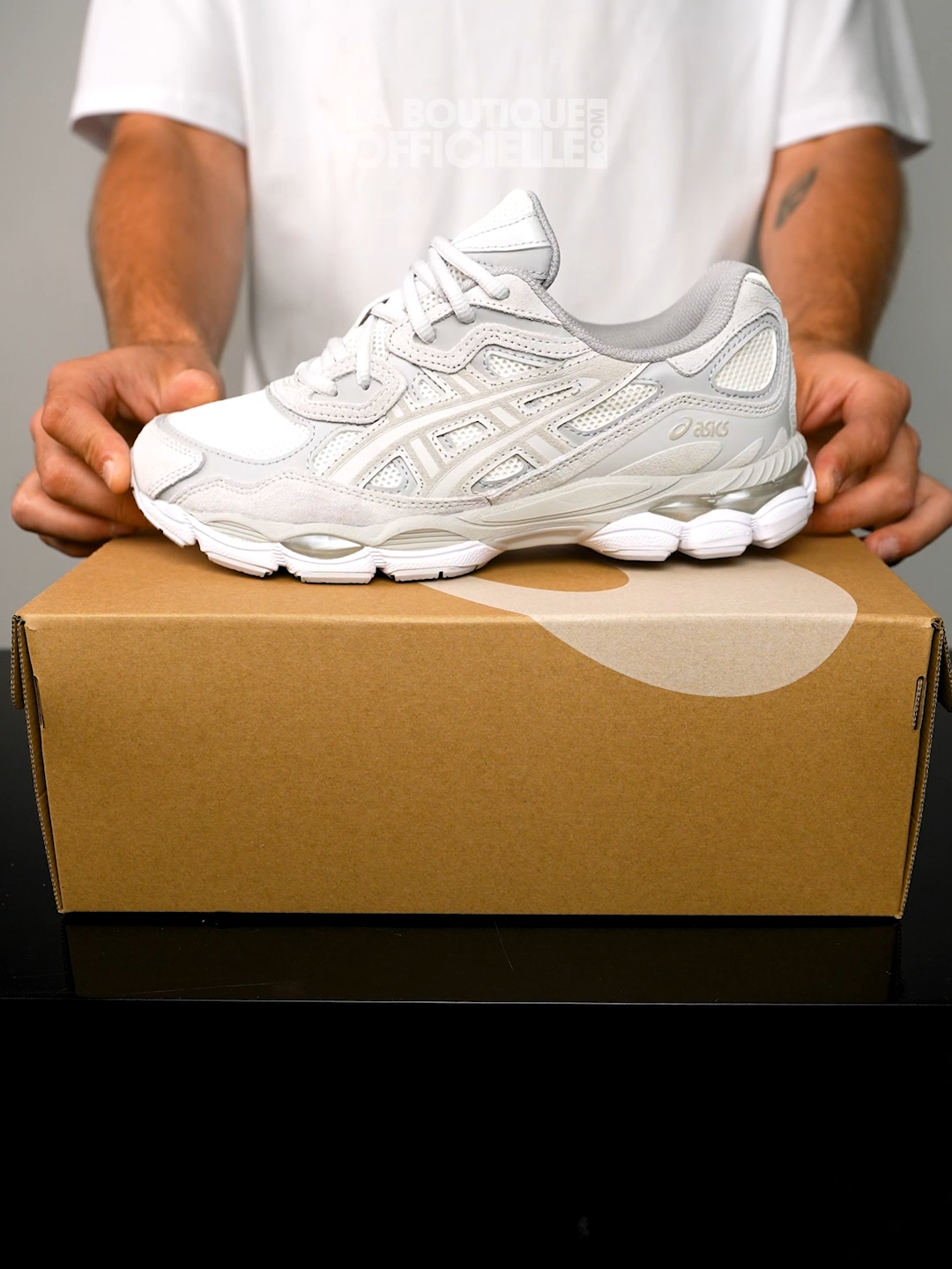 Les ASICS® Gel NYC sont les sneakers de l'été ! Fonce sur le modèle Cream Could Grey dispo sur La Boutique Officielle 🩶  #asics #sneakers #asicsgelnyc