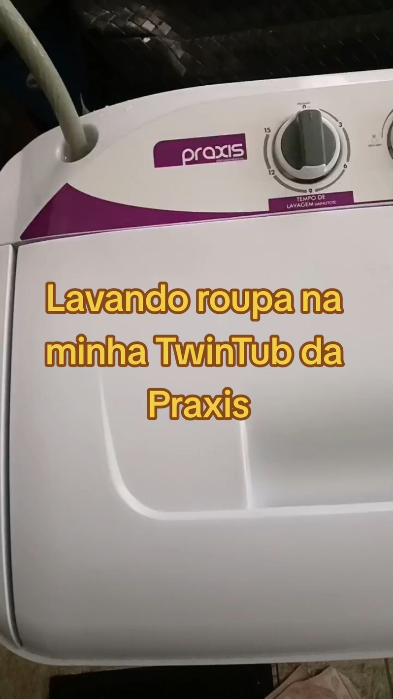 Ela é minha queridinha 🥰 Não troco por máquina de lavar nenhuma! #twintub  #praxis  #tanquinho  #lavadora  #roupalimpa  #donadecasa  #blogueiradolar  #rotina 