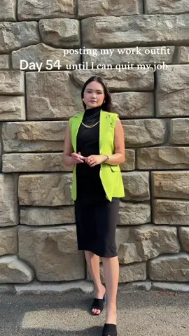Finanvial independence is so hard to reach, financially irresponsible is easier… #thepathofleastresistance #workoutfit #officeoutfit #officestyle 