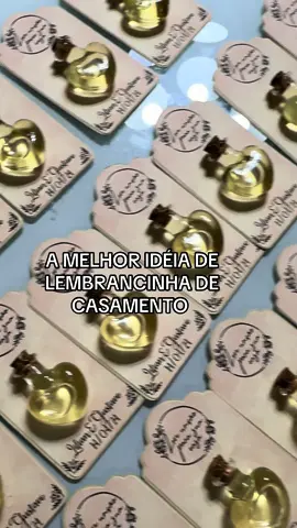 A lembrança de casamento: . Só o espírito santo mesmo, o que acharam?  . #viralvideo #viraltiktok #casamento #casal #lembrancinha 