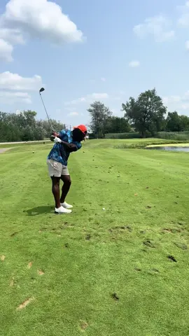 Tiger Hood type shiiiii #golf 