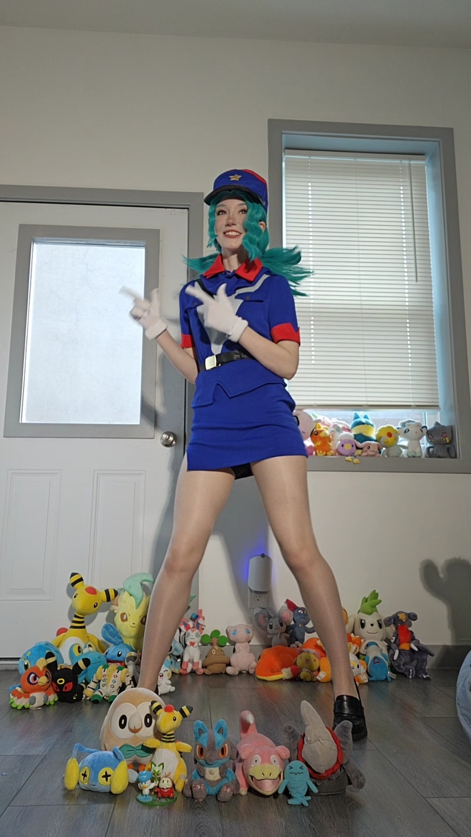 cosplaying officer Jenny and not doing the pokedance is illegal #cosplay #pokemoncosplay #pokemon #cosplayer 