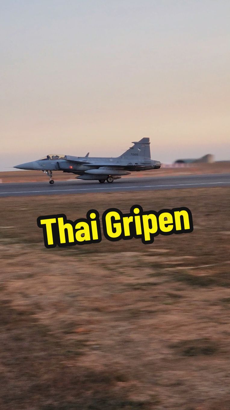 Royal Thai Airforce Gripen taking to the skies in first night ops run of exercise Pitch Black 24. #thailand #gripen #fighterjet #fighterpilot #militarytiktok #airforce #aircraft #plane #aviation #fyp #military #Darwin #northernterritory #Australia #avgeek 