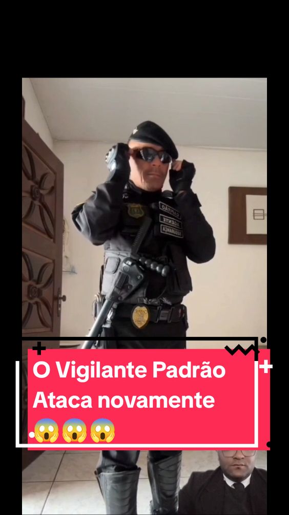 #CapCut E o Vigilante Padrão ataca novamente, mostrando seus acessórios!#crescertiktok #viralizarnotiktok #Foryou #porteiro #porteirosdeplantão #fypシ゚viral #vigilante #Vigilantes #Vspp #SegurançaPatrimonial #Viraliza #Fyp #segurançaprivada #transportedevalores #viral #crescernotiktok #escoltaarmada #Segurança #viralizar 