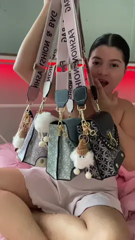 #fashionablebag #crossbodybag #handbag #bag #womensbag #techcraze #tiktokshop #dealsforyoudays 
