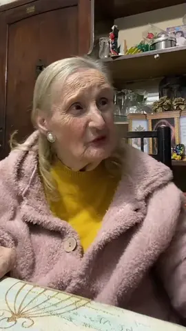 QUERERSE  🎮🕹️💥🎮🕹️💥 Directos por Kick: julianoogomezz Instagram: julianoogomezz3 TikTok: julianoogomezz3 🎮🕹️💥🎮🕹️💥 #parati #tendencia #humor #comedia #abuela #fypシ