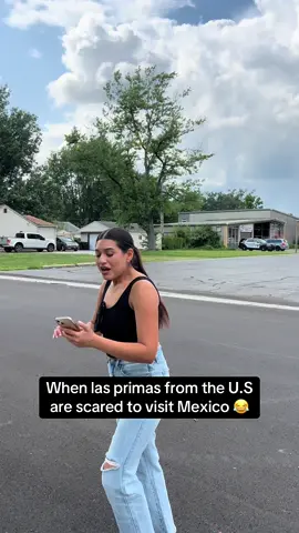 Tag ur primas who live in US 😅 #fyp #parati #comedia #primas #hispanictiktok #relateable @ValeryBetann @ily.ebbi 