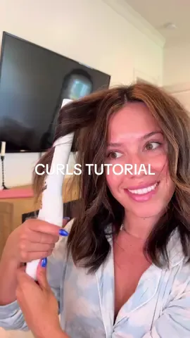 Learned this technique somewhere & I cant unlearn it🥹🫶🏼✨#momoffour #shorthair #hairtutorial 