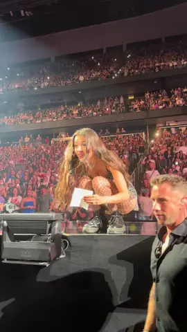 gender reveal at the guts world tour in atlanta!  💜#oliviarodrigo #guts #gutsworldtour #gutstour #oliviarodrigofans #gutsworldtouratlanta @Olivia Rodrigo 