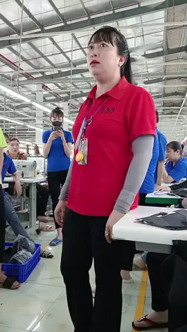 khi tổ trưởng tôi hộp chuyền 