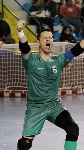 La celebracion del deber cumplido ⚽️🥵 #futsal #glucosoral #arquero #atajada #penal 