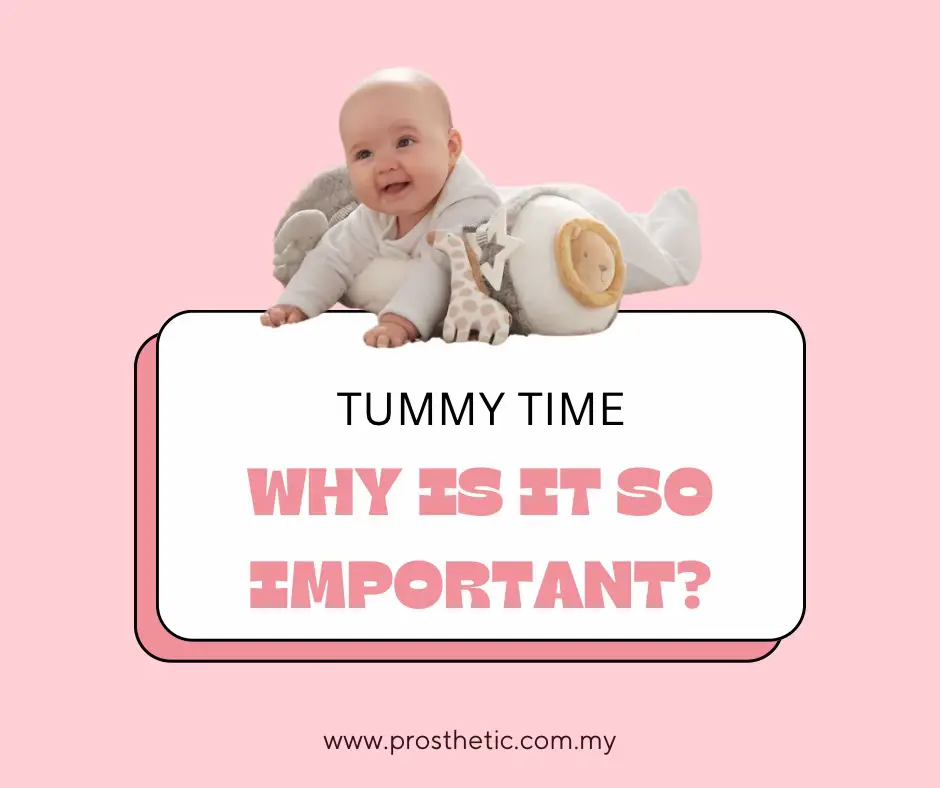 Kenapa tummy time penting untuk baby? 🧐 Untuk elak daripada kepala baby jadi flat on one side (Plagiocephaly) ataupun flat on the back (Brachycephaly).  Tummy time juga bagus bagi menguatkan otot leher, bahu dan lengan baby sebab baby belajar angkat kepala & mengerakkan anggota tubuh mereka 👶🏻💪🏻 Tapi awas ya new parents! Tummy time ni boleh jadi SIDS (Sudden Infant Death Syndrome) kalau parents tak peka dengan anak anak sewaktu mereka melakukan aktiviti tummy time❗️ #flatheadsyndrome #motherhood #newborn #plagiocephaly #brachycephaly #flathead #pediatrics #baby #helmettherapy 