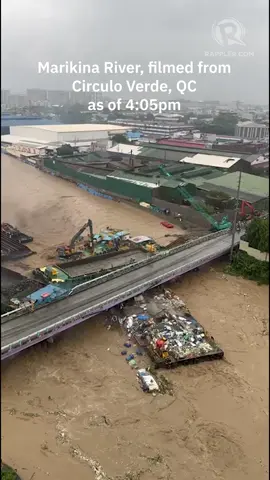 Several barges collide with a bridge connecting Eulogio Amang Rodriguez Avenue in Pasig and Calle Industria in Quezon City on Wednesday, July 24, as the Marikina River continues to overflow. The Marikina River reached 20.6 meters as of 4 pm Wednesday. #HabagatPH #rappler #fyp