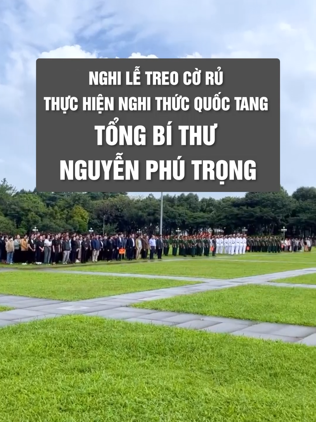 Thực hiện Thông cáo đặc biệt của Ban Chấp hành Trung ương Đảng Cộng sản Việt Nam, Quốc hội nước Cộng hoà xã hội chủ nghĩa Việt Nam, Chủ tịch nước Cộng hoà xã hội chủ nghĩa Việt Nam, Chính phủ nước Cộng hoà xã hội chủ nghĩa Việt Nam, Uỷ ban Trung ương Mặt trận Tổ quốc Việt Nam, tang lễ đồng chí Nguyễn Phú Trọng – Tổng Bí thư Ban Chấp hành Trung ương Đảng Cộng sản Việt Nam được tổ chức trọng thể theo nghi thức Quốc tang trong 2 ngày (25 và 26/7/2024), chiều nay (24/7), tại Quảng trường Đại Đoàn Kết, TP.Pleiku, UBND tỉnh Gia Lai đã tổ chức nghi lễ treo cờ rủ thực hiện nghi thức Quốc tang Tổng Bí thư Nguyễn Phú Trọng. Đồng chí Nguyễn Thị Thanh Lịch – Tỉnh ủy viên, Phó Chủ tịch Phụ trách UBND tỉnh chủ trì nghi lễ. #truyenhinhgialai #thgl #gialaitv #gialai #tongbithunguyenphutrong #nghiletreocoru #quangtruongdaidoanket #pleiku