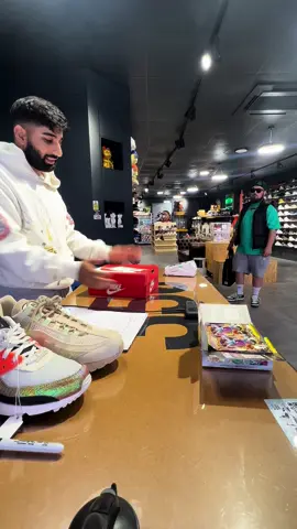 Selling shoes for £15 #creatorsearchinsights #sellingshoes 