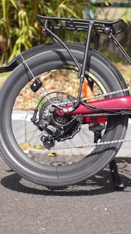 Listening to the music of hub motor ebike #music #original #ebike #ebikelife 