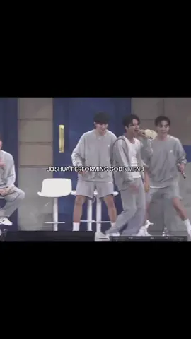 SVT JOSHUA performing Stray Kids’ GOD’s MENU for CARAT LAND DAY 2 #seventeen #straykids #caratland2024 #fyp #seventeen17_official #svtincaratland2024 #joshua 