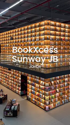 A haven for book lovers. 📕  This is one of the most beautiful bookstores in Malaysia. 🇲🇾  📍BookXcess Sunway JB, Malaysia #bookshop #johorbahru #malaysiatrulyasia #cuticutimalaysia #dreammalaysia #malaysia #travel #travelphotography #travelphotographer #photographer #photography #photooftheday #wanderlust #voyage #fernweh #viaggio #foryou #foryoupage #fyp