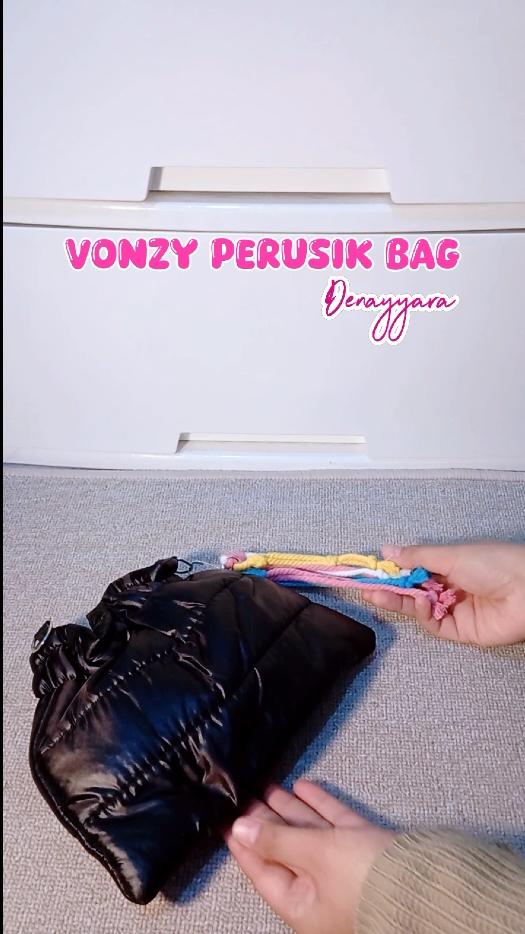 Vonzy Perusik Bag ✨ #fyp #fypシ #fypシ゚viral #racuntiktok #tas #puffybag #tasselempang #Tas #tasperempuan #tasmurah #perusikbag #tastali  #slingbagmurah #tasviral #tasviraltiktokshop #denayyara #vonzyperusikbag #taskekinian #taskecil #taskecilmuatbanyak 