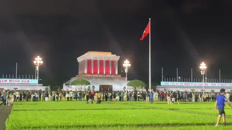 18.07.2024 Lễ hạ cờ dưới cơn mưa rào 19.07.2024 Việt Nam treo cờ quốc tang 🖤#xuhuongtiktok #hanoi 
