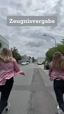 Wem geht‘s genauso, wer muss auch seine Laufschuhe anziehen?👀 PS: Das ist natürlich nur Spaß!😉 #medigmbh#wearemedi#mediausbildung#Azubi#2024#zeugnis#laufen#forrestgump#fyp#viral