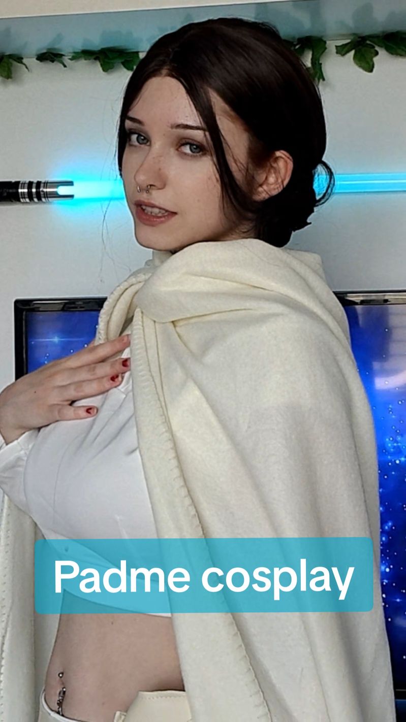 New cosplay 💙 #starwars #starwarscosplay #padme #padmecosplay #starwarspadme #attackoftheclones #padmeamidala #padmeamidalacosplay 