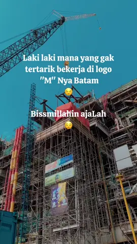 Bismillahin aja, semoga suatu saat bisa join kerja di logo M ini🤲 #mcdermott #galangan #batam #fypシ #fyp 