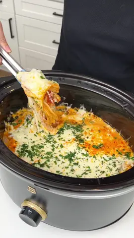 I love this easy Italian dinner! #usa #Recipe #EasyRecipe #crockpot #spaghetti 