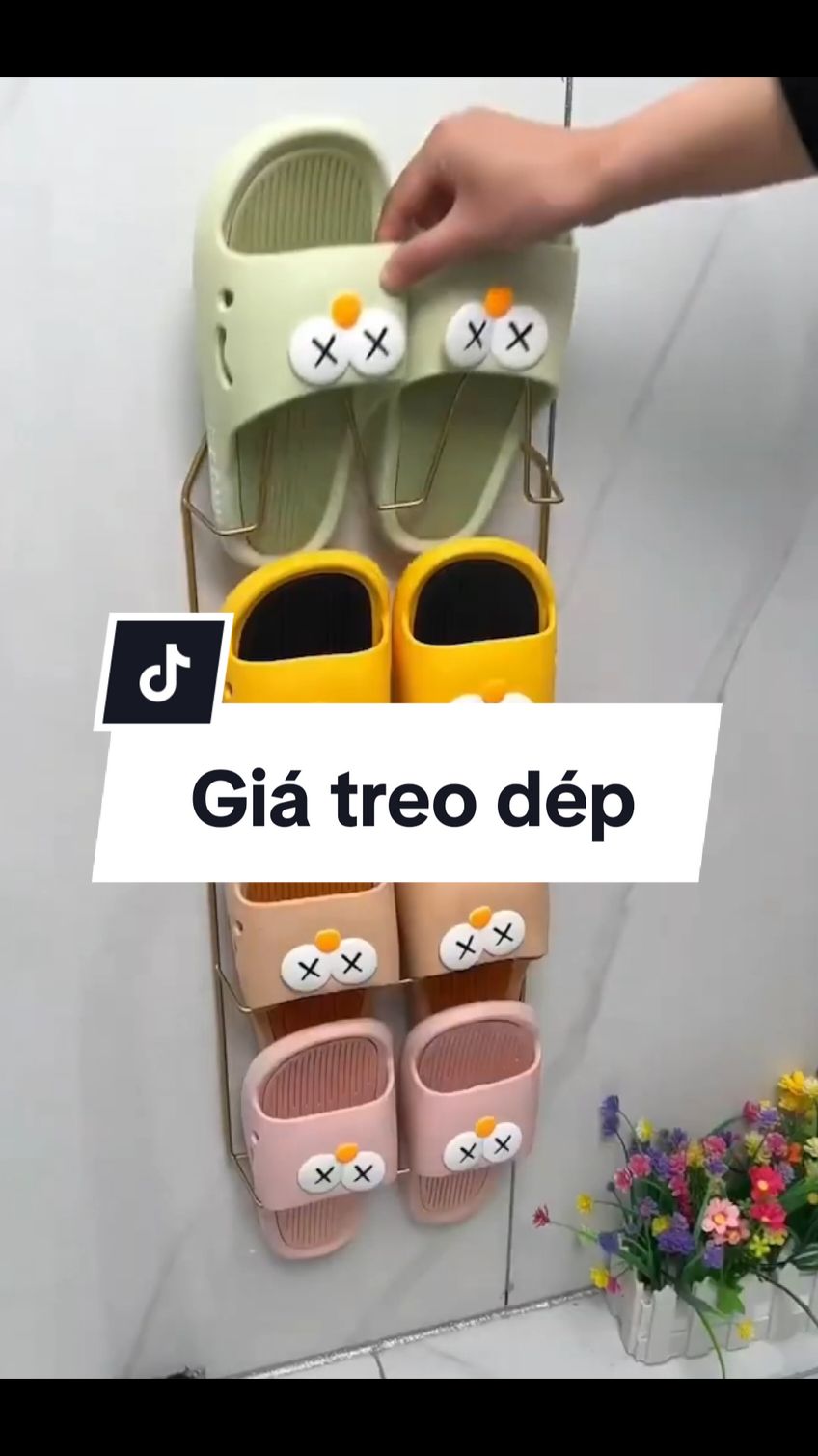 Giá treo dép trong nhà tắm #dogiadung #giadungthongminh #giatreodep #treodepnhatam #giatreodepnhatam #giadungtienich #fyp #viralvideo #foryou #trending #decor #xuhuong #videohay 