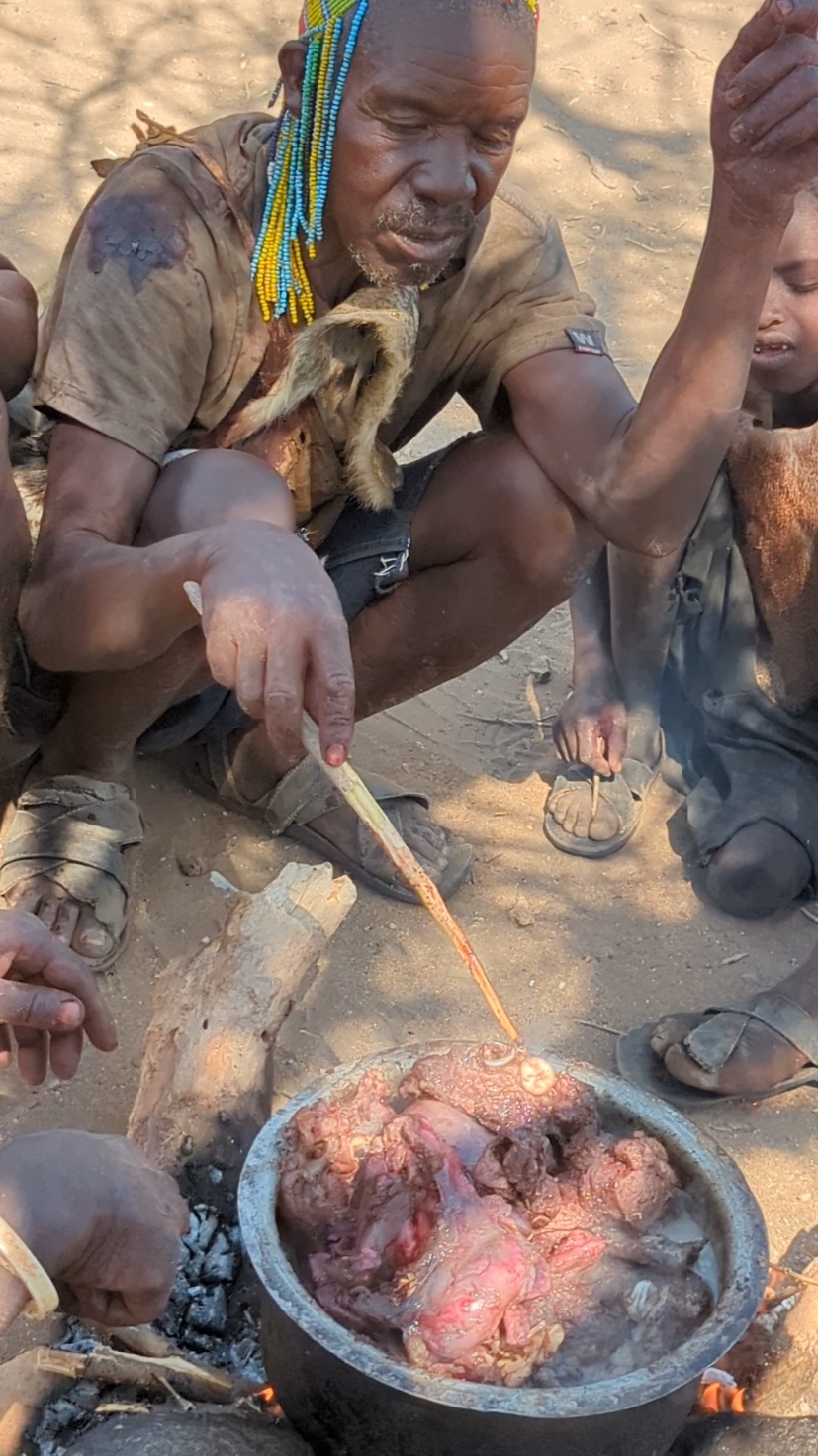 Wow,, 😯it's Hot 🔥 Cooking hadzabe tribe fantastic lunch.