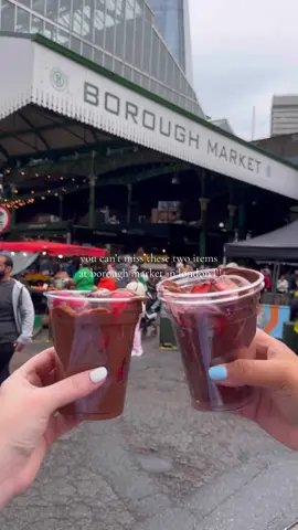 the best chocolate strawberries you’ll EVER have & the yummiest honey truffle pork sandwich on planet earth from the black pig - I’m not kidding you need both of these asap 🤌🏻 #london #londonengland #londoneats #theblackpig #tiktoklondon 