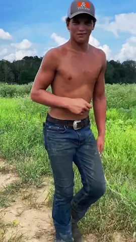 We never get ahead but we have enough❤️ #fyp #foryoupage #viral #blowthisup #watermelon #family #country #garner #garnerboys #garnergirls @marygarnerr @Ella Garner @Jack Garner @Brad Garner 