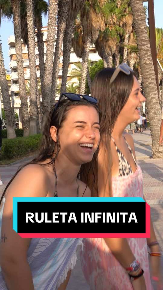 TIENE que HABER un ERROR... 🤔🙅🏻‍♀️ RULETA INFINITA  Próximamente tendréis el video completo! - #humor #bromas #ruleta #playa #reacciones #fyp 