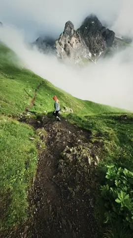 ⛰️🥾🎶🫶… | 📍Dolomites / Italy | 📷 more beautiful places @giuliogroebert  | 👩🏼 exploring the world w/ @elena_wuest  | #dolomites #italy #nature #alps #landscape #mountains #dolomiti #Hiking #travel