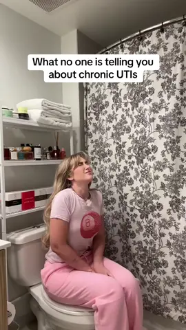 READ TO LEARN MORE ⬇️ Have you ever wondered why some women seem to struggle with recurring UTIs more than others? Here's the overlooked truth: Something that doesn’t often get the spotlight when it comes to chronic UTIs is BIOFILMS. BIOFILMS are clusters of bacteria that cling to the walls of your urinary tract, forming a protective shield around themselves. This shield makes it tough for antibiotics and your body’s defenses to clear them out, which is why UTIs can be so persistent and often come back. The tricky part? While antibiotics are great at fighting free-floating bacteria, they don’t always break through these biofilms very well. So, even after treatment, you might find the infection lingering or coming back. Plus, this can lead to antibiotic resistance over time. 😣 But here’s some good news: there are natural ways to tackle biofilms! 🌿 D-mannose and Cranberry have been clinically proven to disrupt these bacterial clusters. D-Mannose works by stopping bacteria from sticking to the urinary tract, making it easier for your body to flush them out. Cranberry, with its antioxidant and antibacterial benefits, supports urinary health and helps prevent infections without contributing to antibiotic resistance. The solution ⬇️ ✨Happy V D-Mannose+Cranberry Stick Packs—Formulated with clinically proven natural ingredients like Cranberry from Pacran and D-Mannose from Uclear, these natural ingredients effectively flush out E. coli and prevent them from latching into your bladder and urinary tract, helping relieve your UTIs and prevent recurrence. 🤳Click the link in our bio to add to your cart today 🛒 ⤴️ Check out our blog: ⁣Living With Recurring or Chronic UTIs? Here’s Why They’re Happening and How To Manage Them ⤴️ #happyv #womenswellness #womenshealthtips #uti #yonicare #initmatecare #femininecare #femininehygienetips #dmannose #supplementsthatwork 