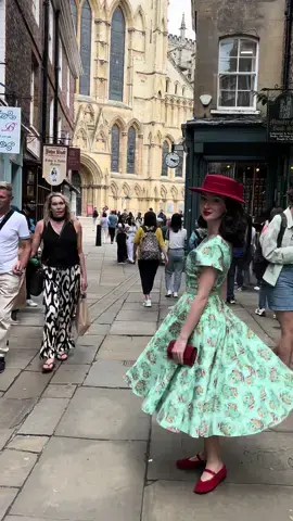 Public reactions to 1950s vintage style in york 💐💕 Wearing the most perfect dress from @Vivien of Holloway ❤️ And the gorgeous shoes are from @VIVAIA 🥰❤️ Hair from @Annabelle’s Wigs 😍💅🏻 #fashion #vintage #vintagestyle #1950s #publicreaction #1950sfashion   #york 