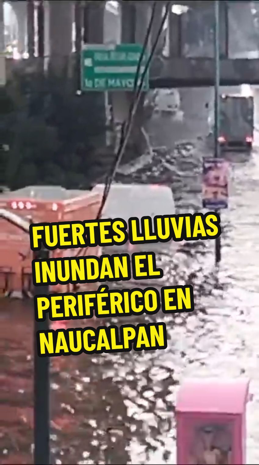 Lluvias provocan inundaciones en Naucalpan, Estado de México  La tarde de este miércoles, las fuertes lluvias registradas en el Estado de México provocaron que el Río de los Remedios se desbordara y causara afectaciones en el municipio de Naucalpan, donde incluso el nivel del agua superó el metro de altura en el Periférico a la altura de la clínica del IMSS. #lluvia #lluvias #inundaciones #estadodemexico #nauvalpan #politicomx 