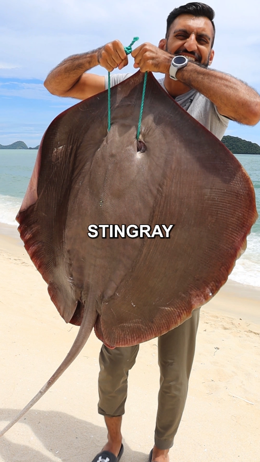 Replying to @nivitx would you try STINGRAY meat?! @parkroyallangkawiresort 🌊 #MalaysianFood #stingray   🎵RiftiBeats 