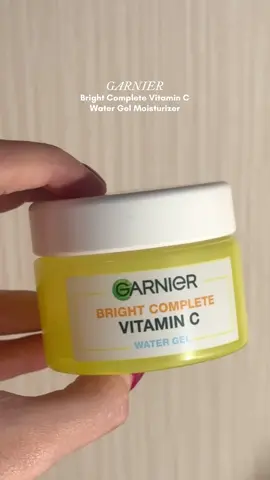 salah satu step skincare yang aku masukin ke skincare routineku adalah ; pakai vit C moisturizer! memudarkan dark spots diwajahku, bisa bantu memudarkan pie & pih juga!💛 #LebihDariSekedarMoisturizer #TerasaRinganTerlihatCerah #Skin 