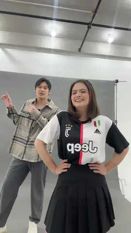 #ViArkin's visual is serving! 🥰Abangan sina Bea Binene and Wilbert Ross as Via and Arkin sa 'Chasing In The Wild' this August 16 on Viva One.  #ChasingInTheWild #WilBea #StudioViva