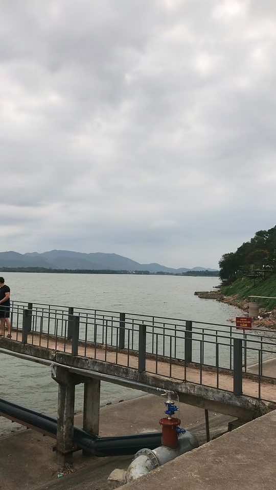 Sóng hồ đẹp và bình yên thật đấy.❤ ❤Nhưng vẫn phải về ngủ tối còn đi cày tiếp...😂😂😅😅#hồđạilảivĩnhphúc❤️ #xhuongtiktok #suhuong2024tiktok❤️🌈✅🥰🔥 #gamingontiktok❤ 