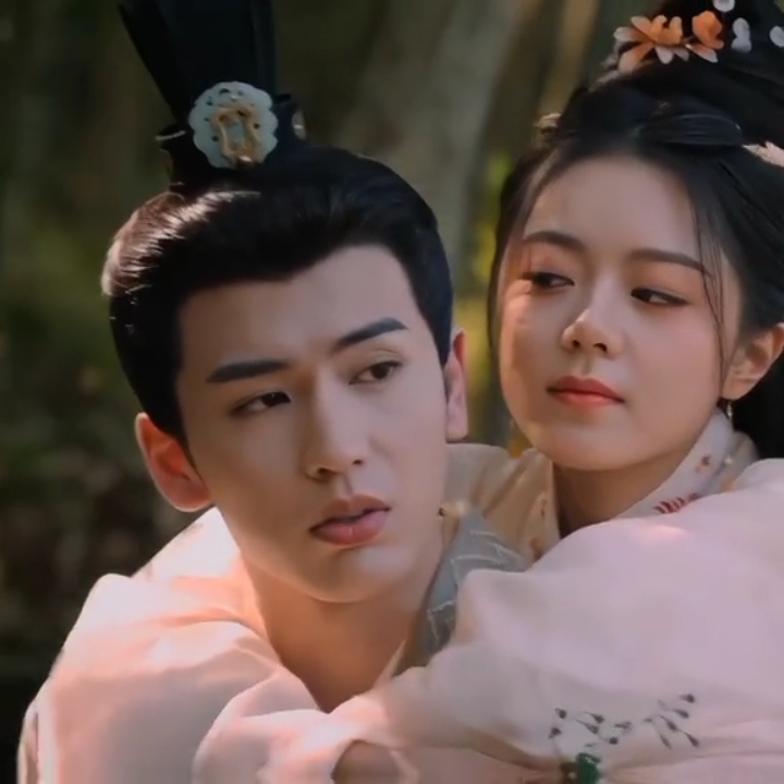 the fact that the first thing Pei Wenxuan wants to do after being reborn is to see 18-year-old Li Rong, despite being killed by her in his past life #theprincessroyal #cdrama #zhaojinmai #zhanglinghe #fyp 