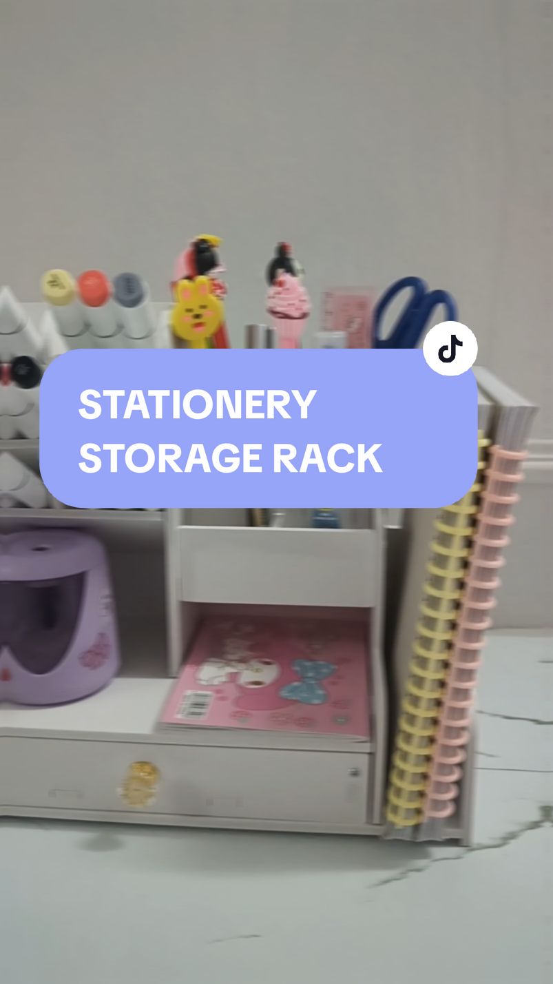 #StationeryRack hadiah dari my BFF 😘 soo cute..Thanks  uollss klu berkenan ajomm grab 1..👇 #koleksilagendanovel #lagendanovel #fyp #bendaviral  #racuntiktok #woodenrackorganizer #rakalattulis #markerstorage #markerholder  #dedaunhijaudianginlalu 