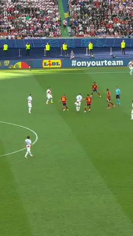 Lamine Yamal dribbling 😤🥶 #EURO2024 #Spain 