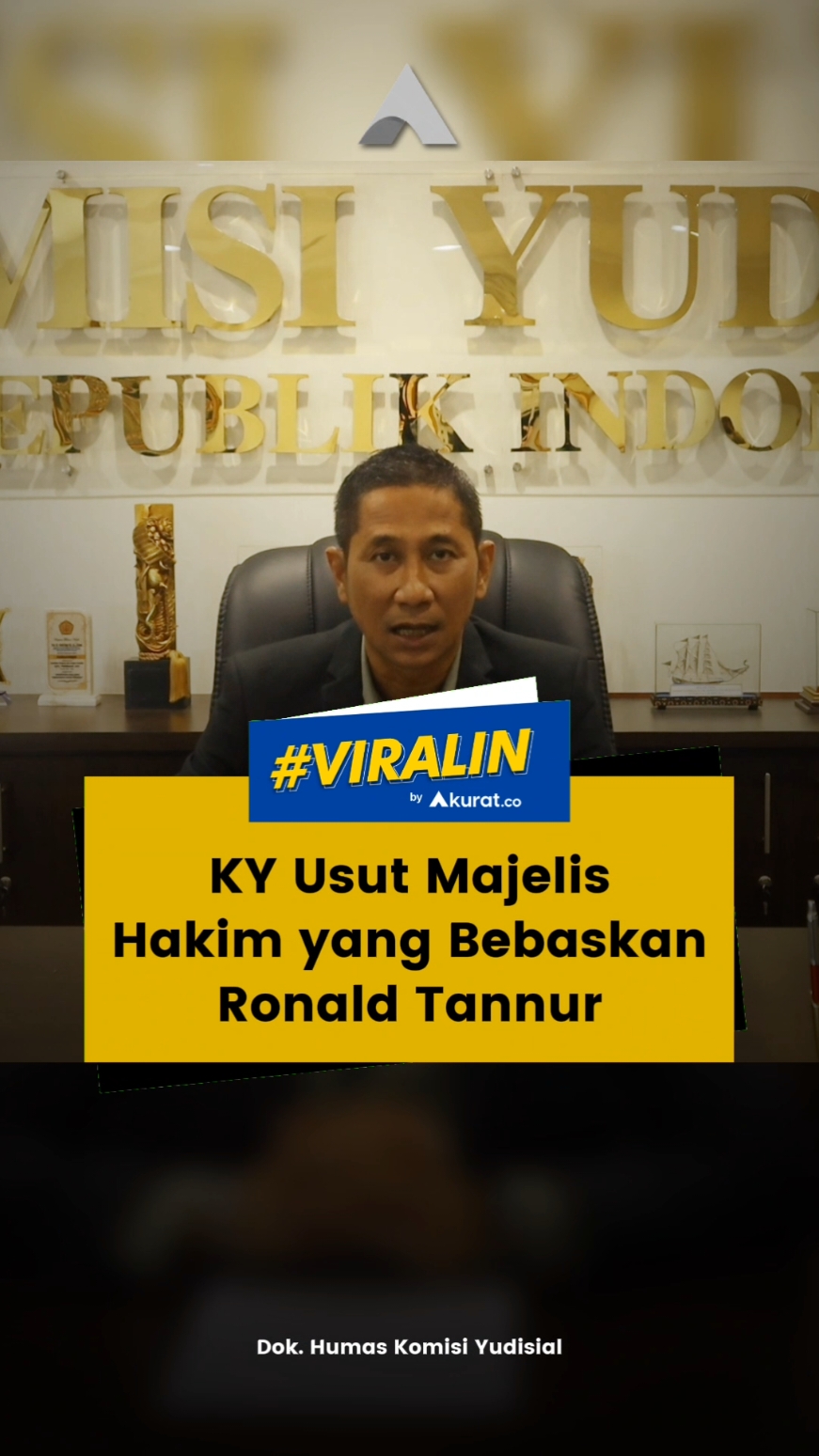 Juru Bicara KY, Mukti Fajar Nur Dewata, menegaskan, langkah yang diambil KY ini bukan untuk menilai benar atu tidaknya vonis yang dijatuhkan oleh majelis hakim. Namun, KY punya wewenang untuk menurunkan tim investigasi, serta mendalami putusan tersebut guna melihat apakah ada dugaan pelanggaran Kode Etik dan Pedoman Perilaku Hakim (KEPPH). #viral #komisiyudisial #hakim #putusanhakim #ronaldtannur #kodeetik #akuratco 