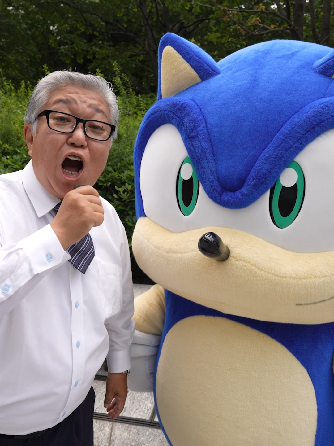 ソニック・ザ・ヘッジホ〜〜グ😎✨ @sanwakotsu #三和交通 #踊るおじさん #ソニック #sonic #セガ #sega #sonicbirthday